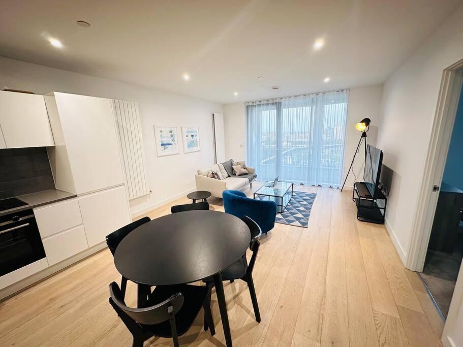 Spacious Modern 1 Bed Apartment. Λονδίνο Εξωτερικό φωτογραφία