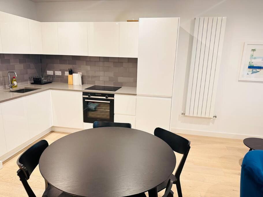 Spacious Modern 1 Bed Apartment. Λονδίνο Εξωτερικό φωτογραφία